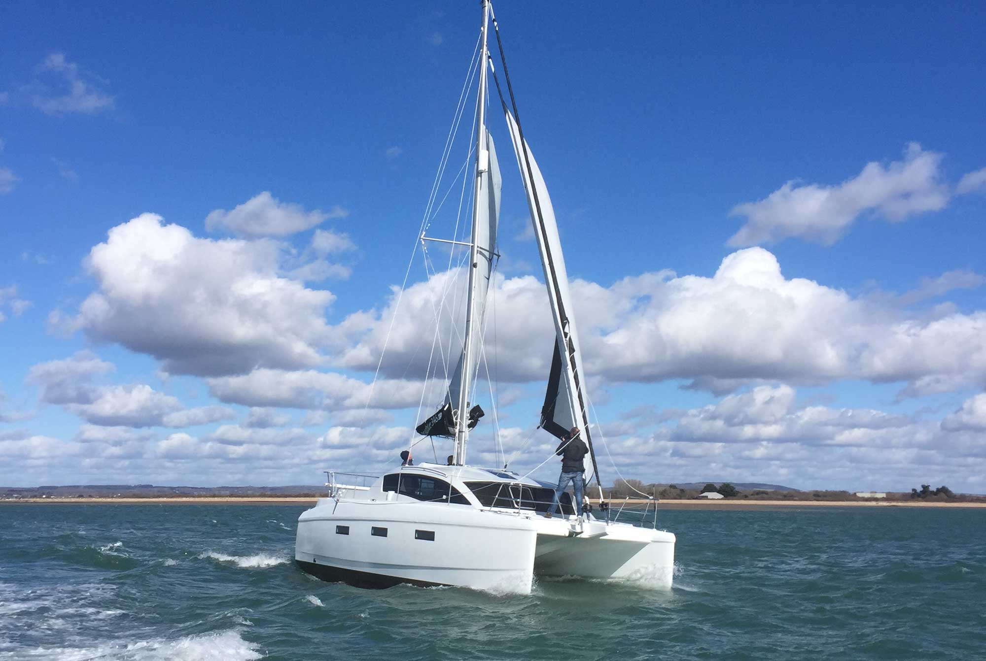 Broadblue 346 unter Segeln