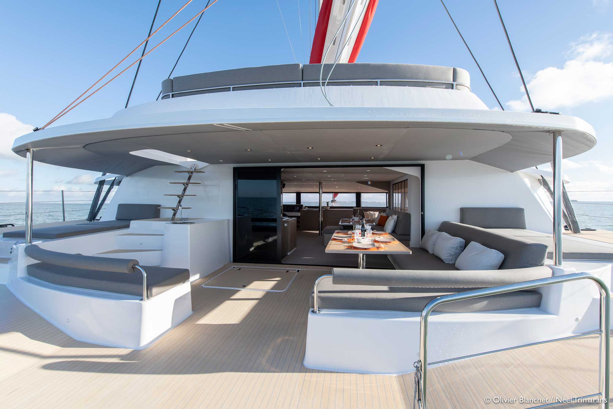 Das Cockpit vom Trimaran NEEL 65