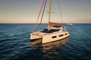 Aventura 37 sailing