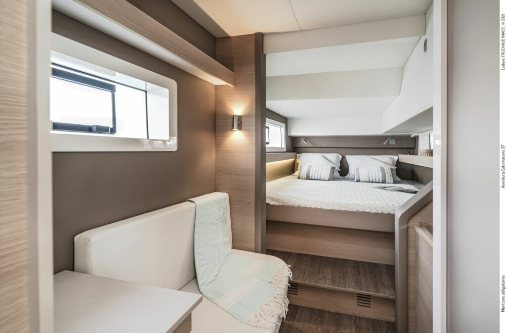 Aventura 37 master cabin